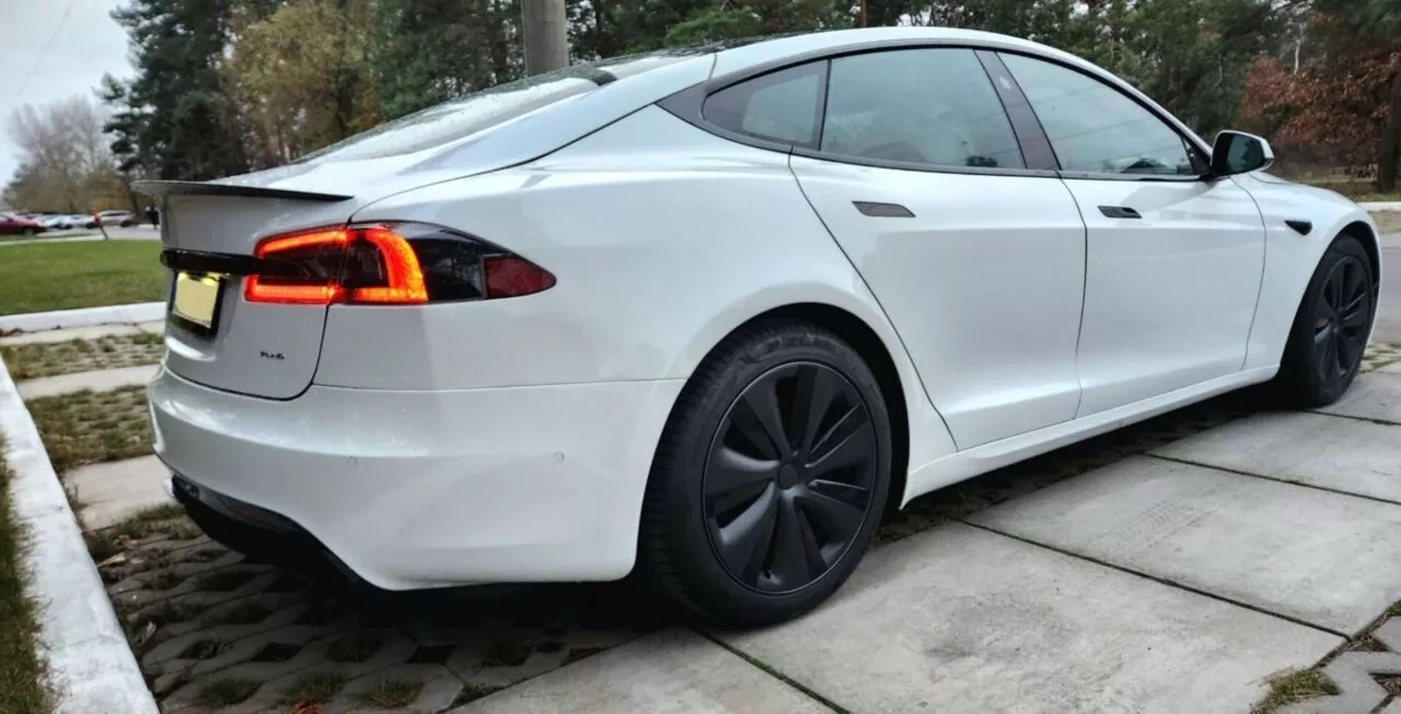 Tesla Model S  100 kWh 2022111