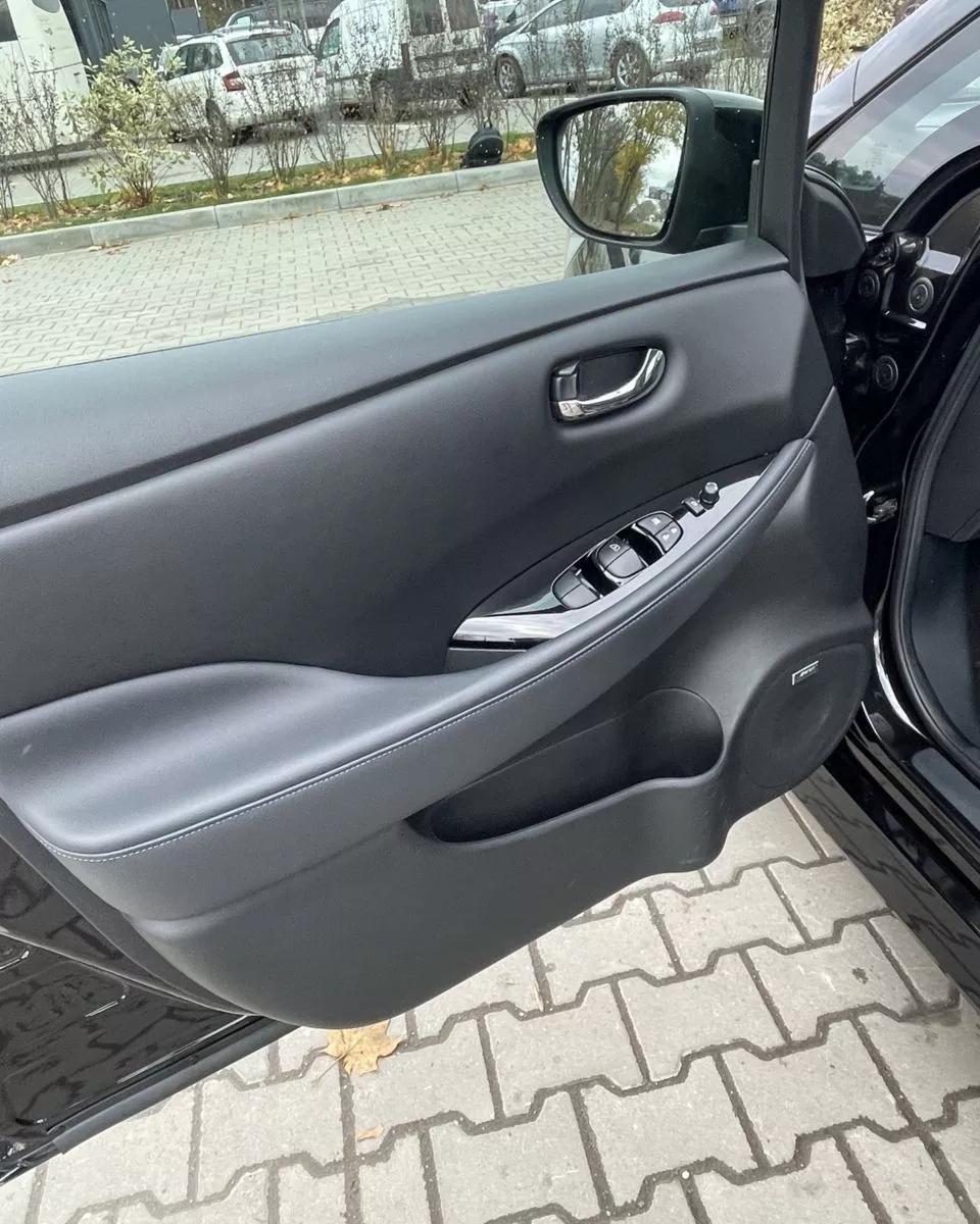 Nissan Leaf  62 kWh 2019thumbnail101
