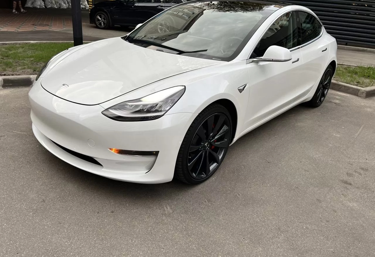 Tesla Model 3  201901