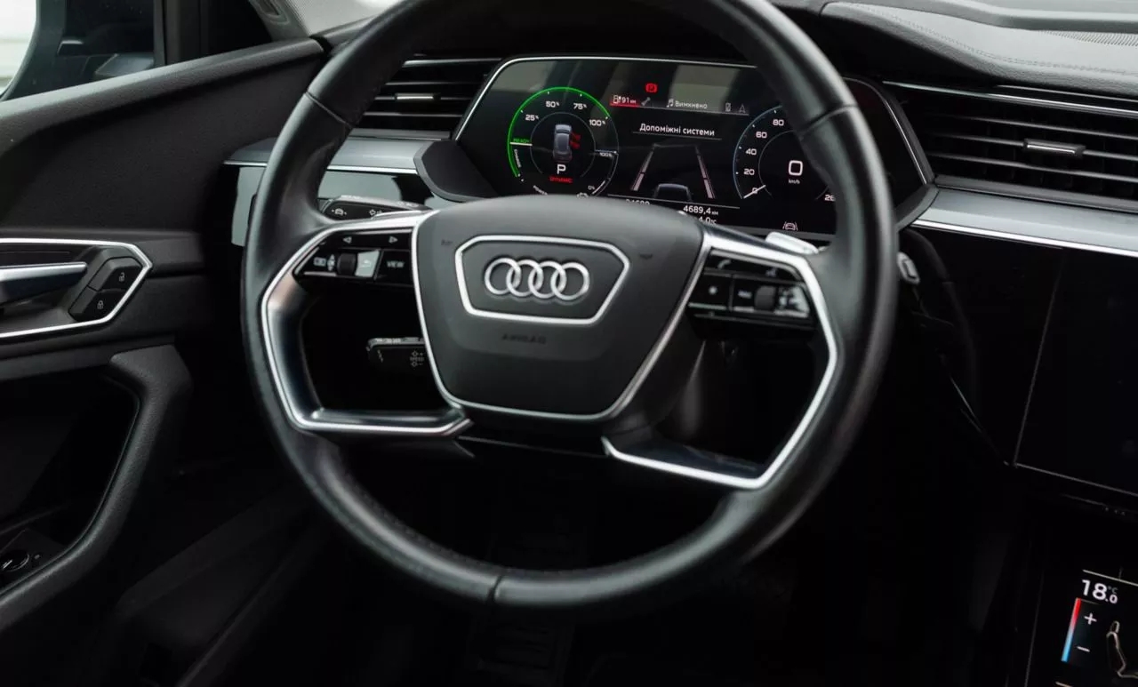 Audi E-tron  71 kWh 2021171