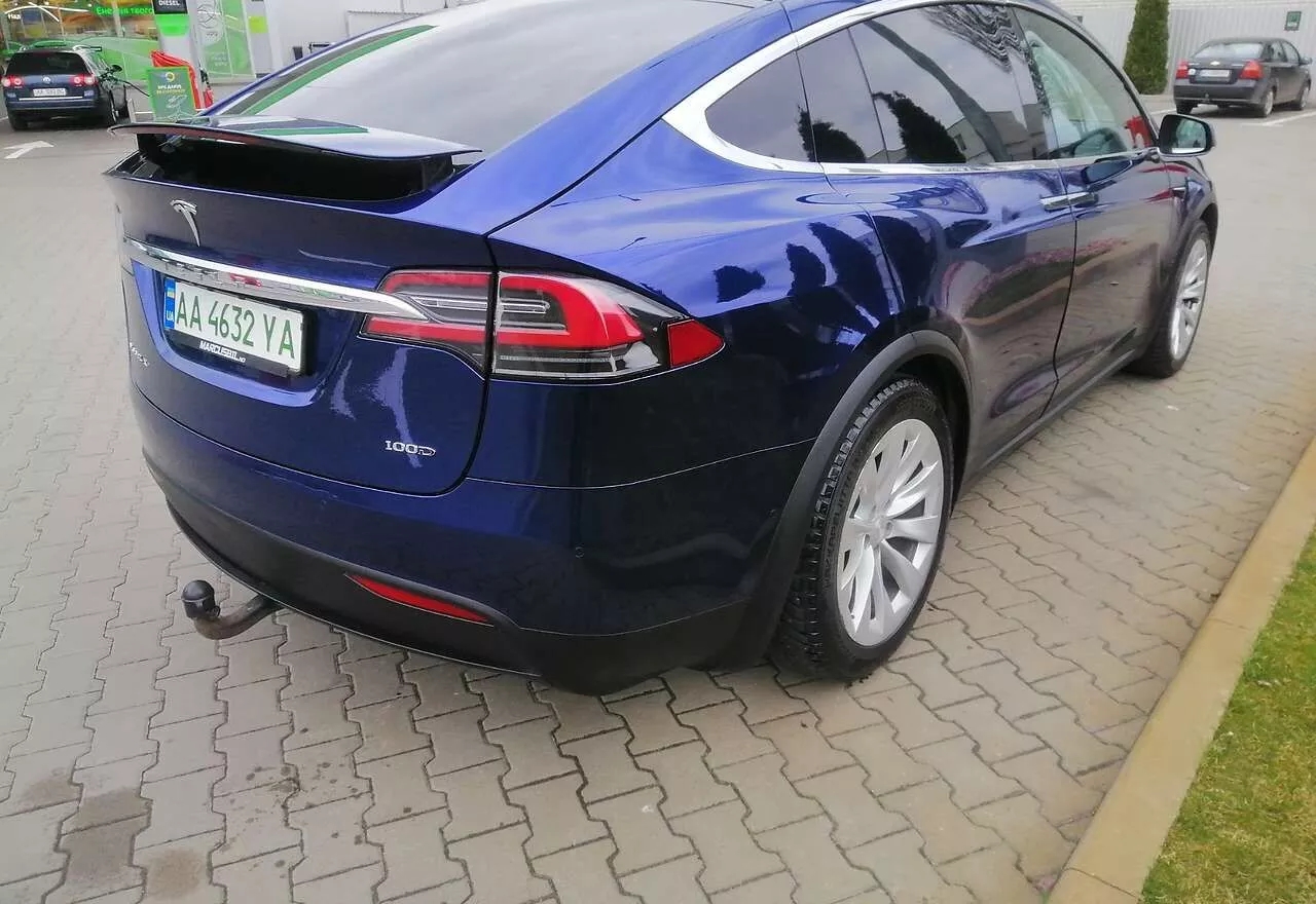 Tesla Model X  100 kWh 2017211