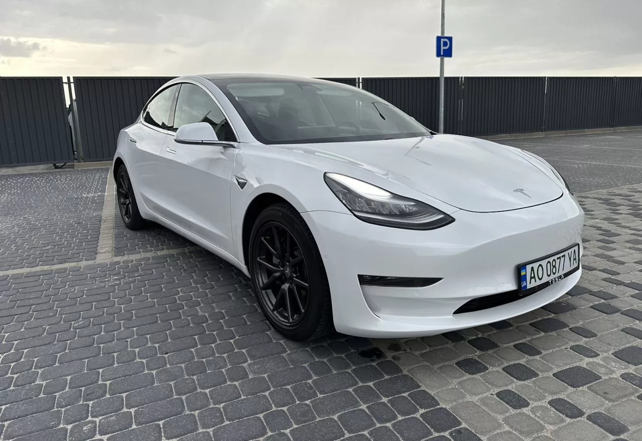 Tesla Model 3  80.5 kWh 2020111