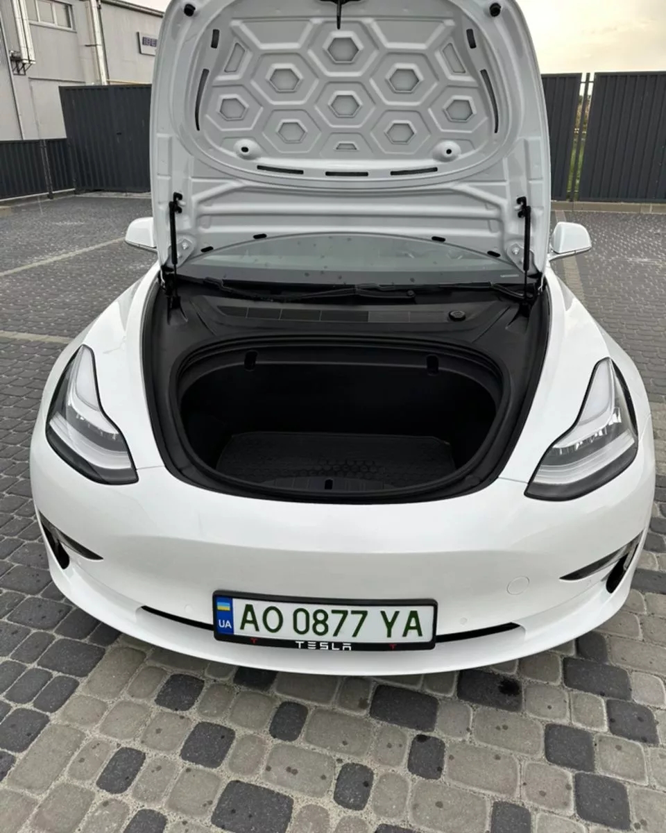 Tesla Model 3  80.5 kWh 2020121