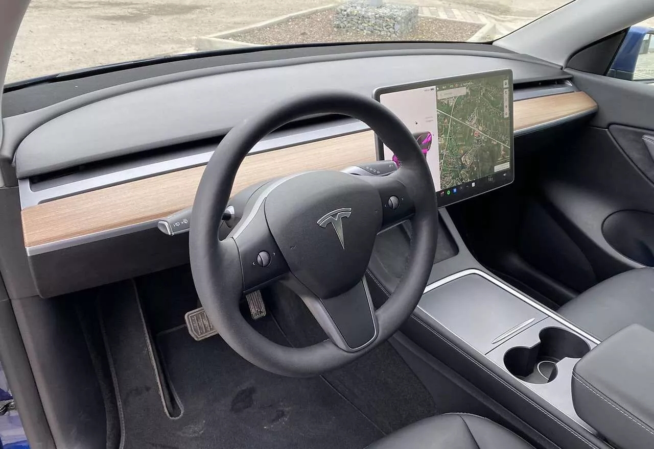 Tesla Model Y  82 kWh 2021121