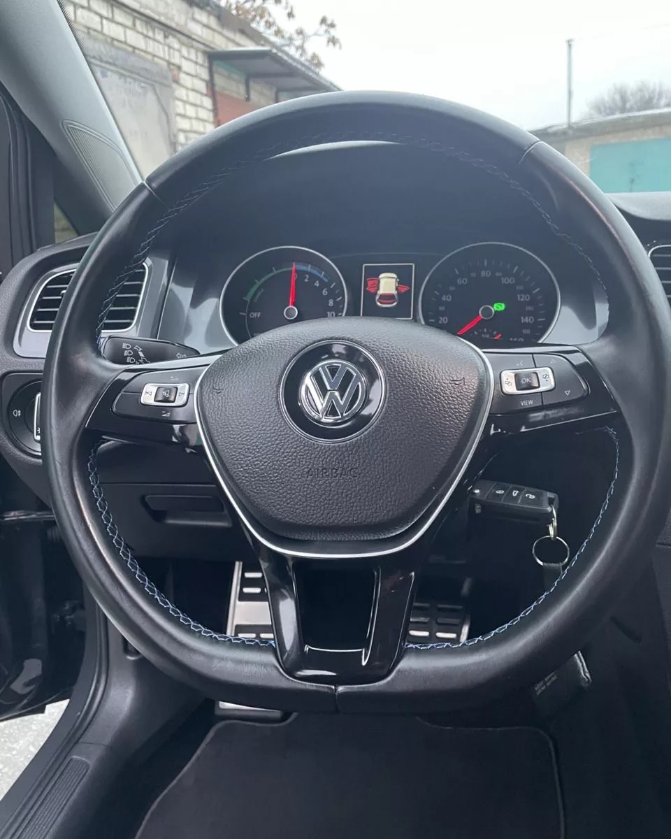 Volkswagen e-Golf  2020241