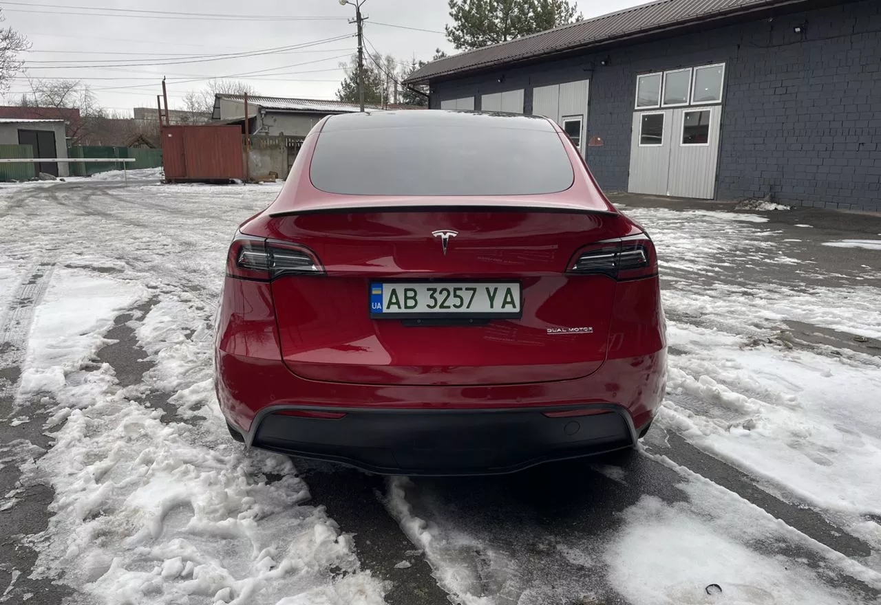 Tesla Model Y  82 kWh 2021111