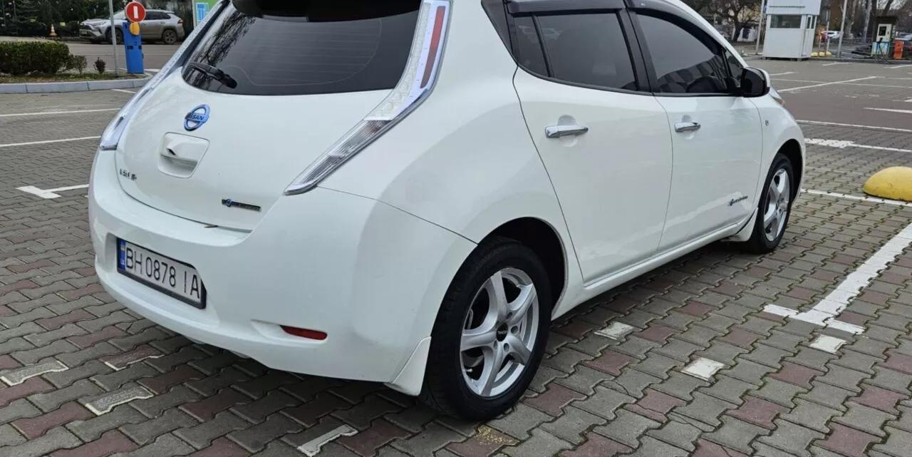 Nissan Leaf  27 kWh 2013thumbnail251