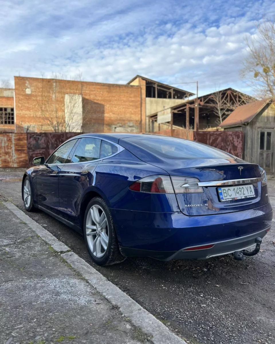 Tesla Model S  85 kWh 2015thumbnail51