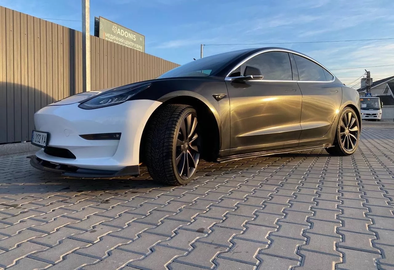 Tesla Model 3  82 kWh 2020131