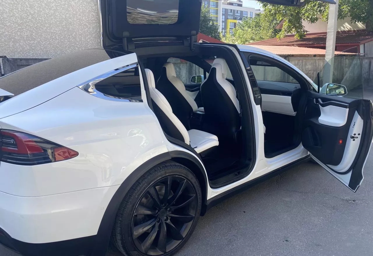 Tesla Model X  100 kWh 2018211