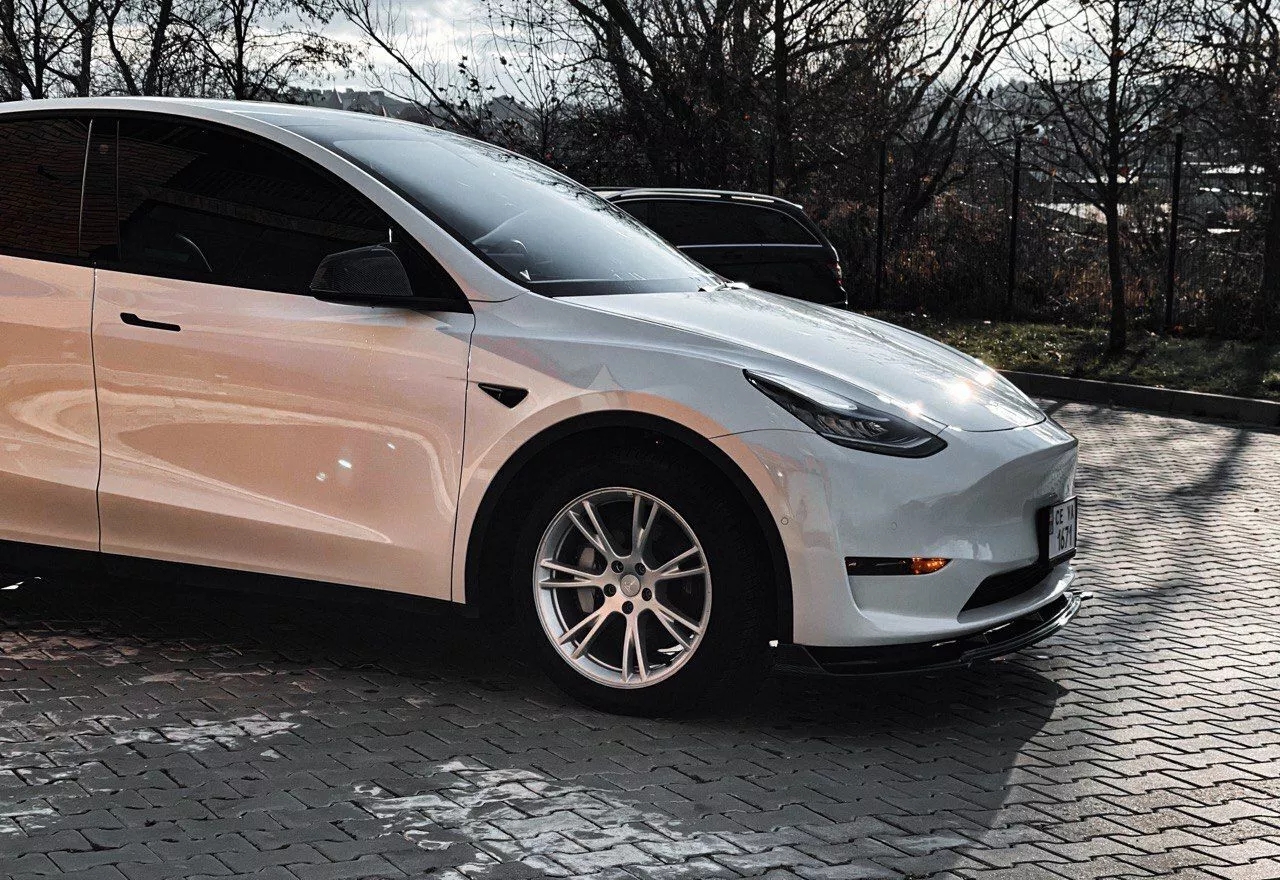 Tesla Model Y  80.5 kWh 2021211