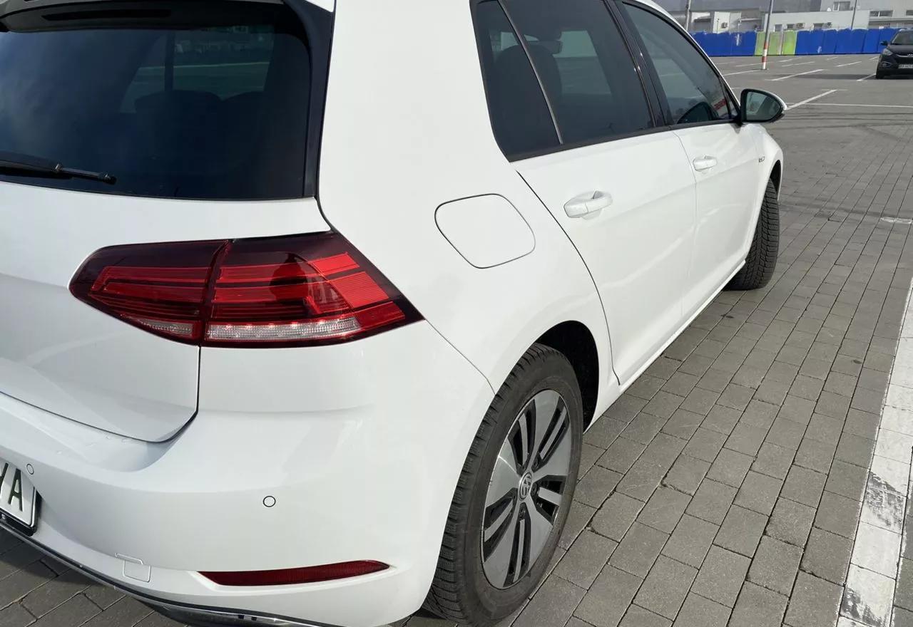 Volkswagen e-Golf  36 kWh 2019thumbnail161