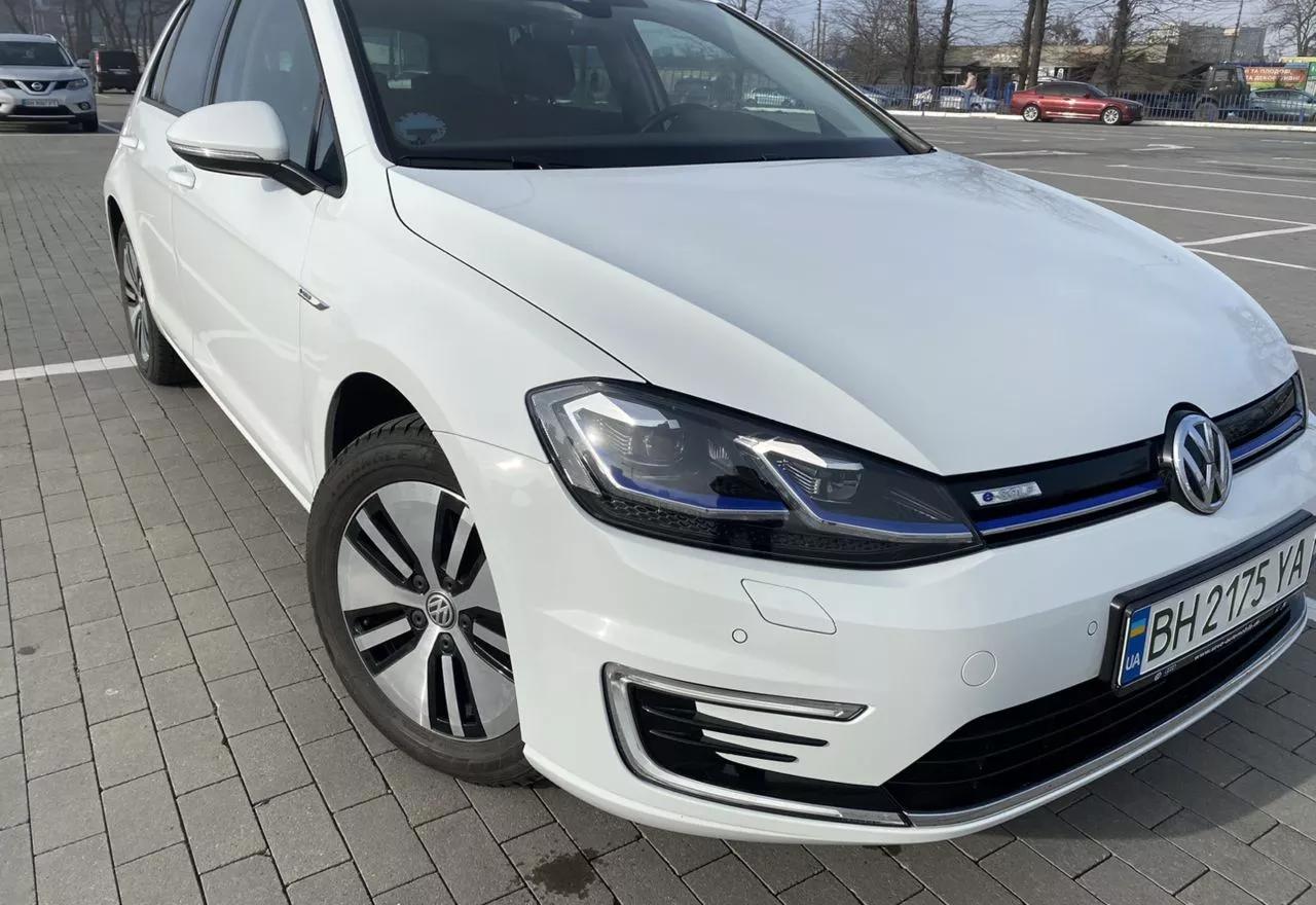 Volkswagen e-Golf  36 kWh 2019thumbnail181