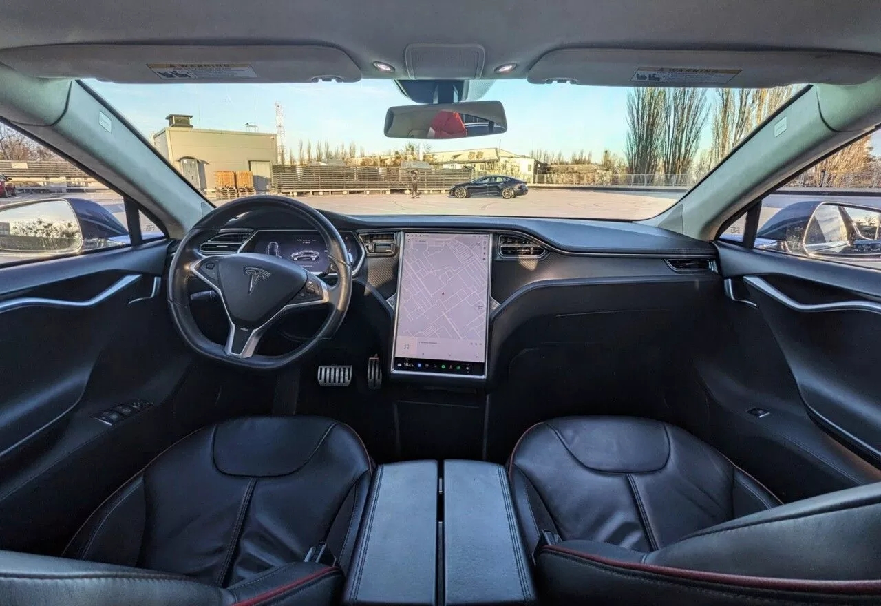 Tesla Model S  85 kWh 2013151
