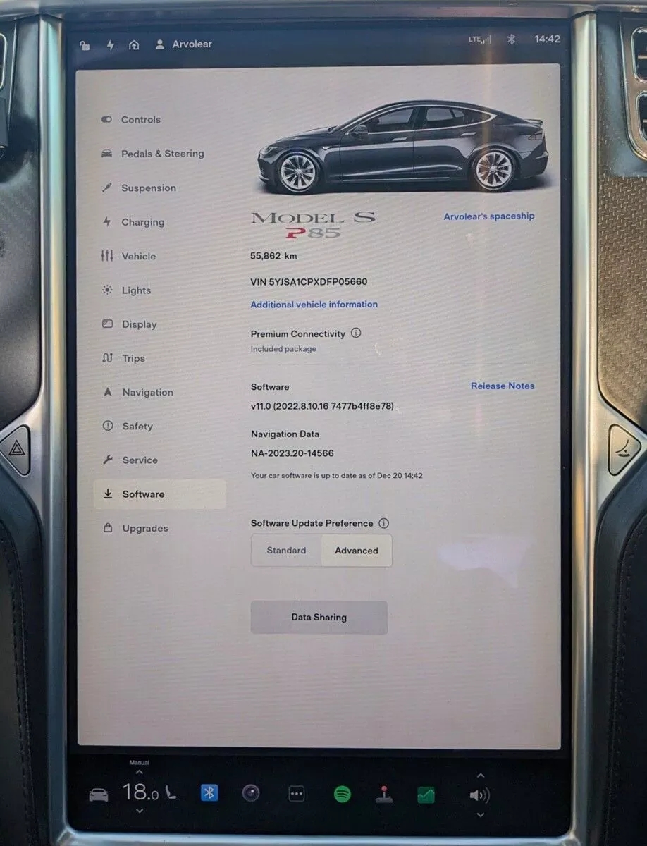 Tesla Model S  85 kWh 2013181