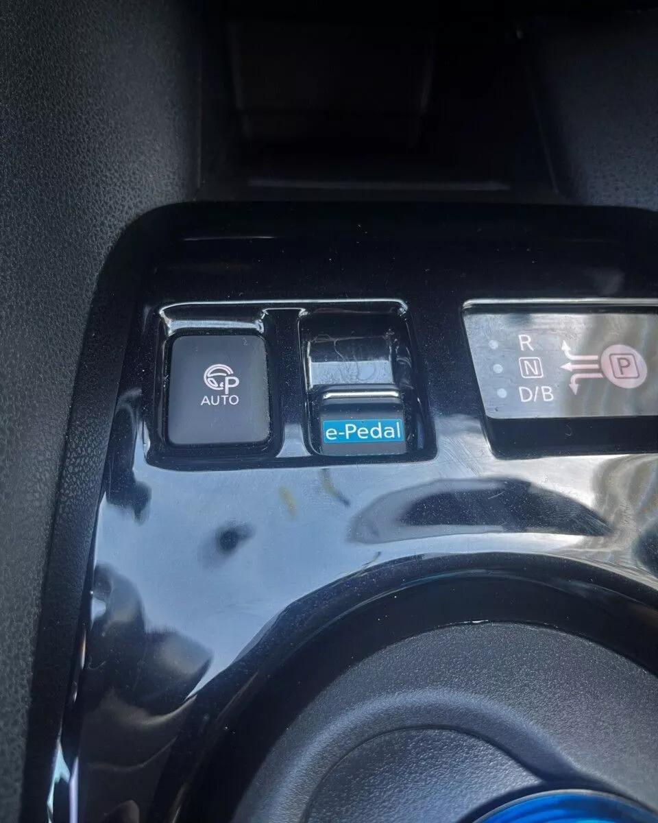 Nissan Leaf  40 kWh 2018thumbnail131