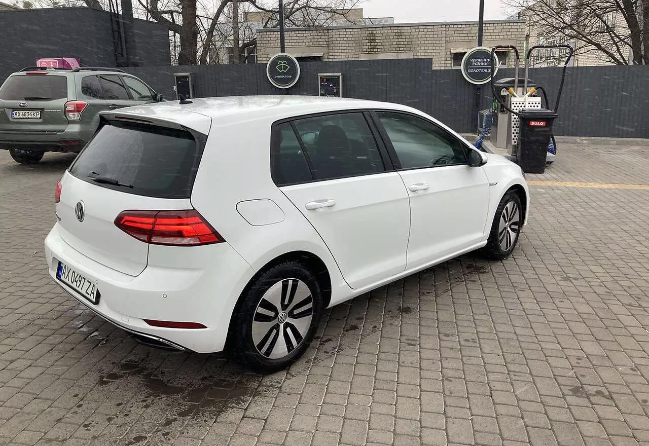 Volkswagen e-Golf  36 kWh 2017thumbnail61