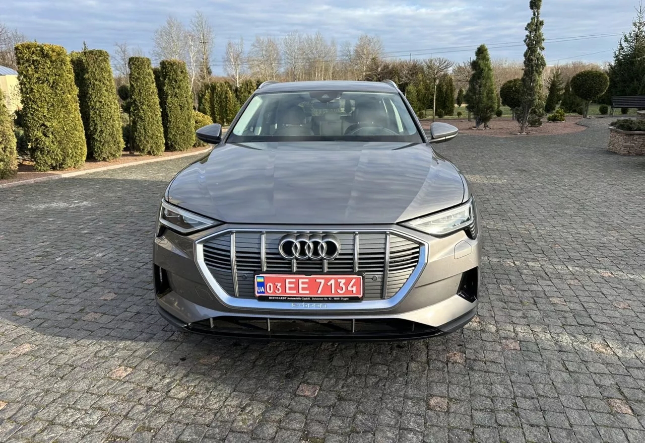 Audi E-tron  64 kWh 202011