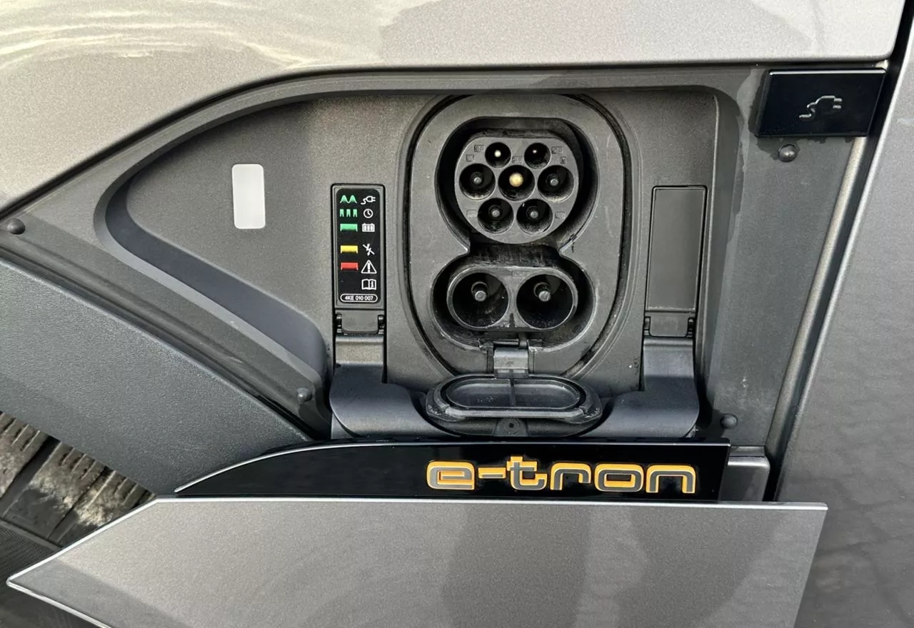 Audi E-tron  64 kWh 2020231