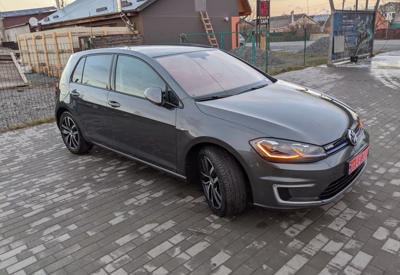 Volkswagen e-Golf  35.8 kWh 2018101