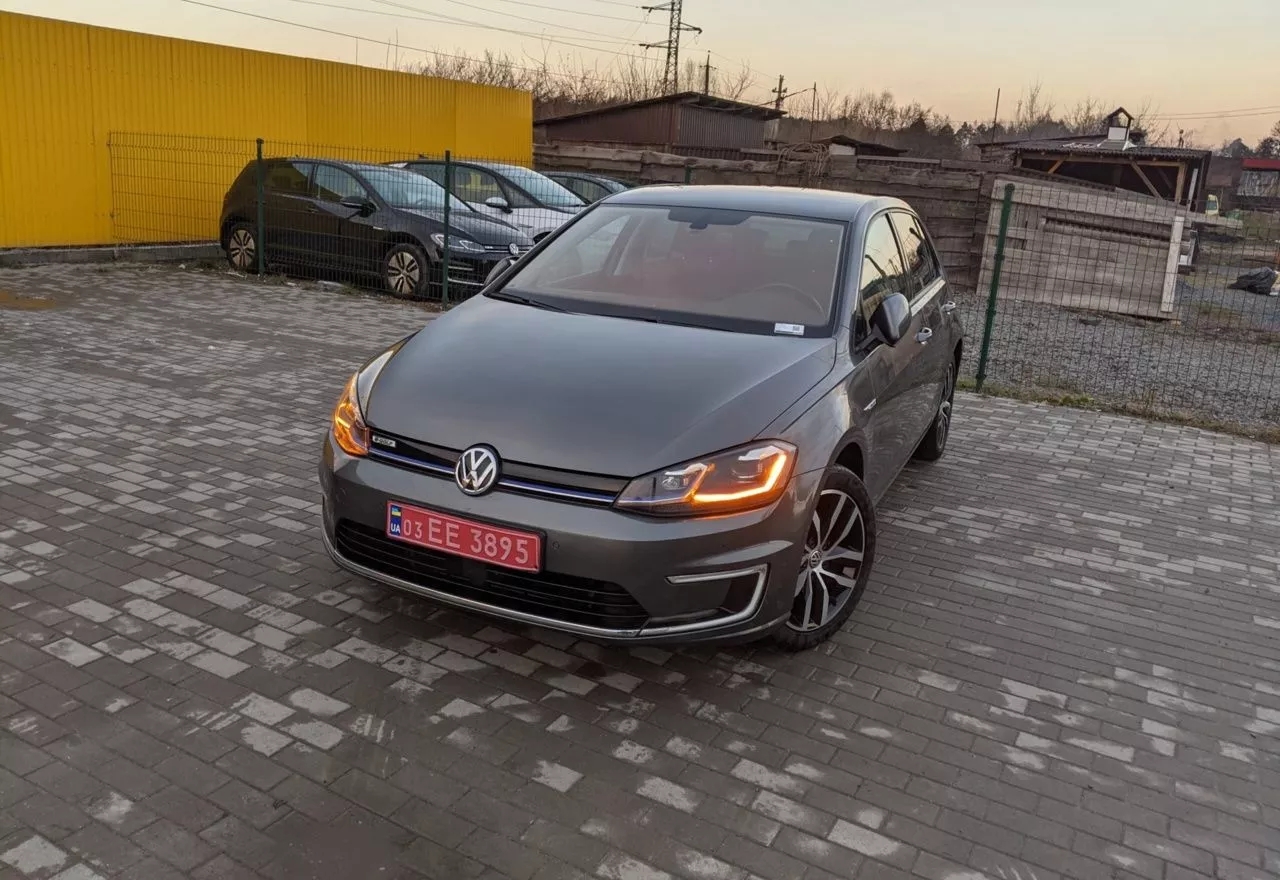 Volkswagen e-Golf  35.8 kWh 2018121