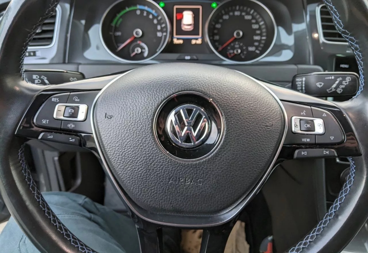 Volkswagen e-Golf  35.8 kWh 2018211