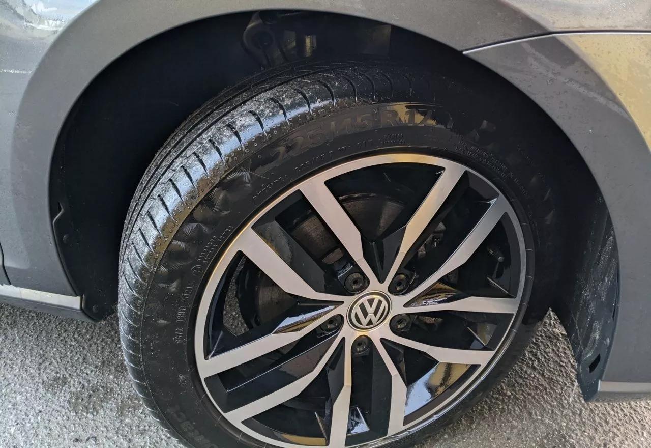 Volkswagen e-Golf  35.8 kWh 2018thumbnail261