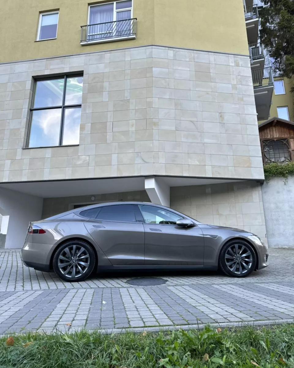 Tesla Model S  90 kWh 2016thumbnail31