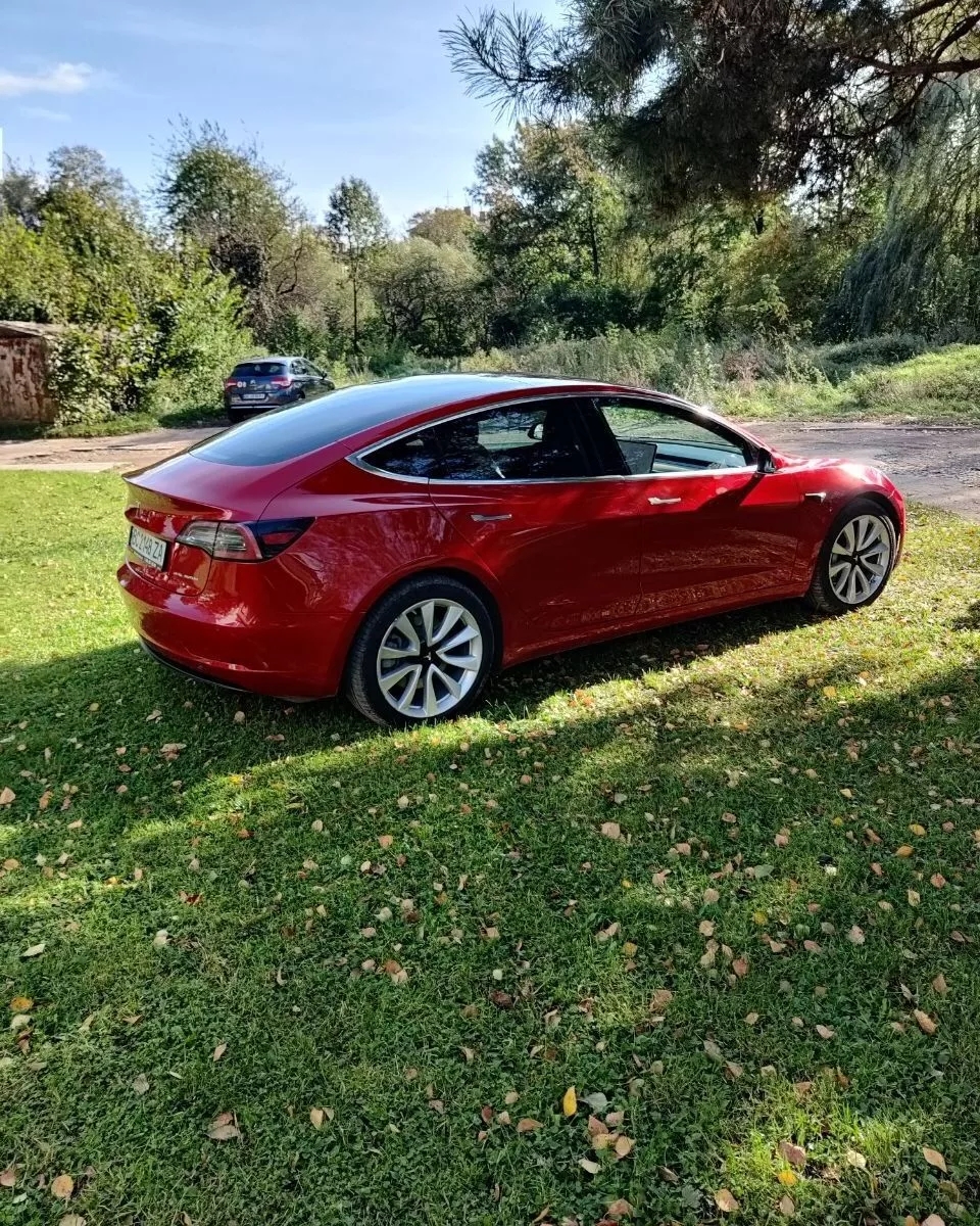 Tesla Model 3  80.5 kWh 2018111