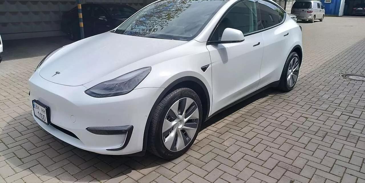 Tesla Model Y  82 kWh 2021thumbnail01