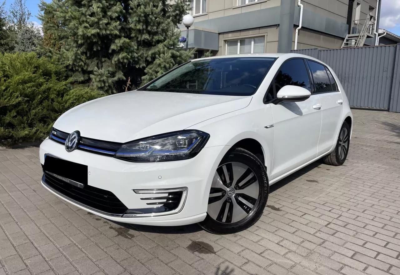 Volkswagen e-Golf  2020thumbnail101