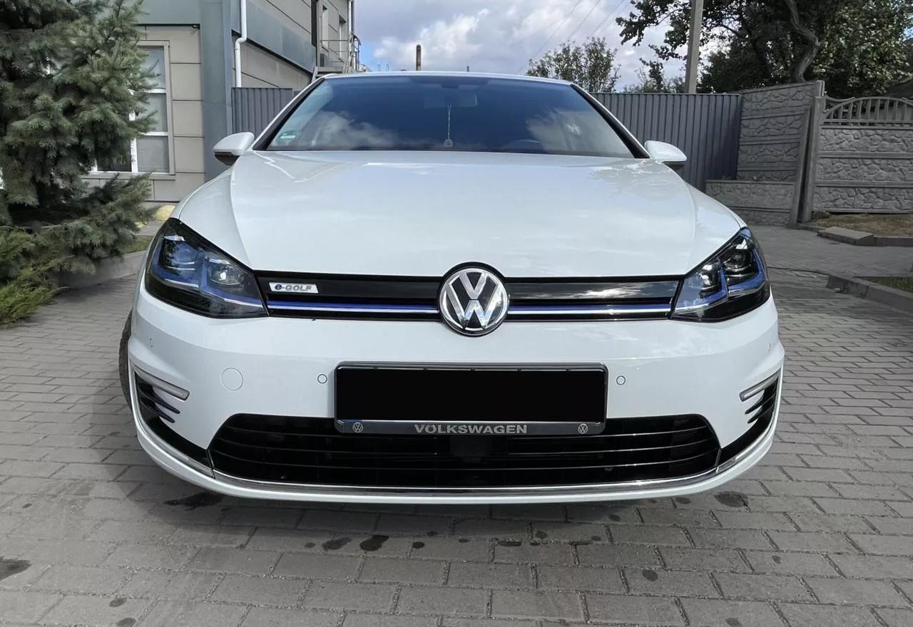 Volkswagen e-Golf  2020thumbnail151