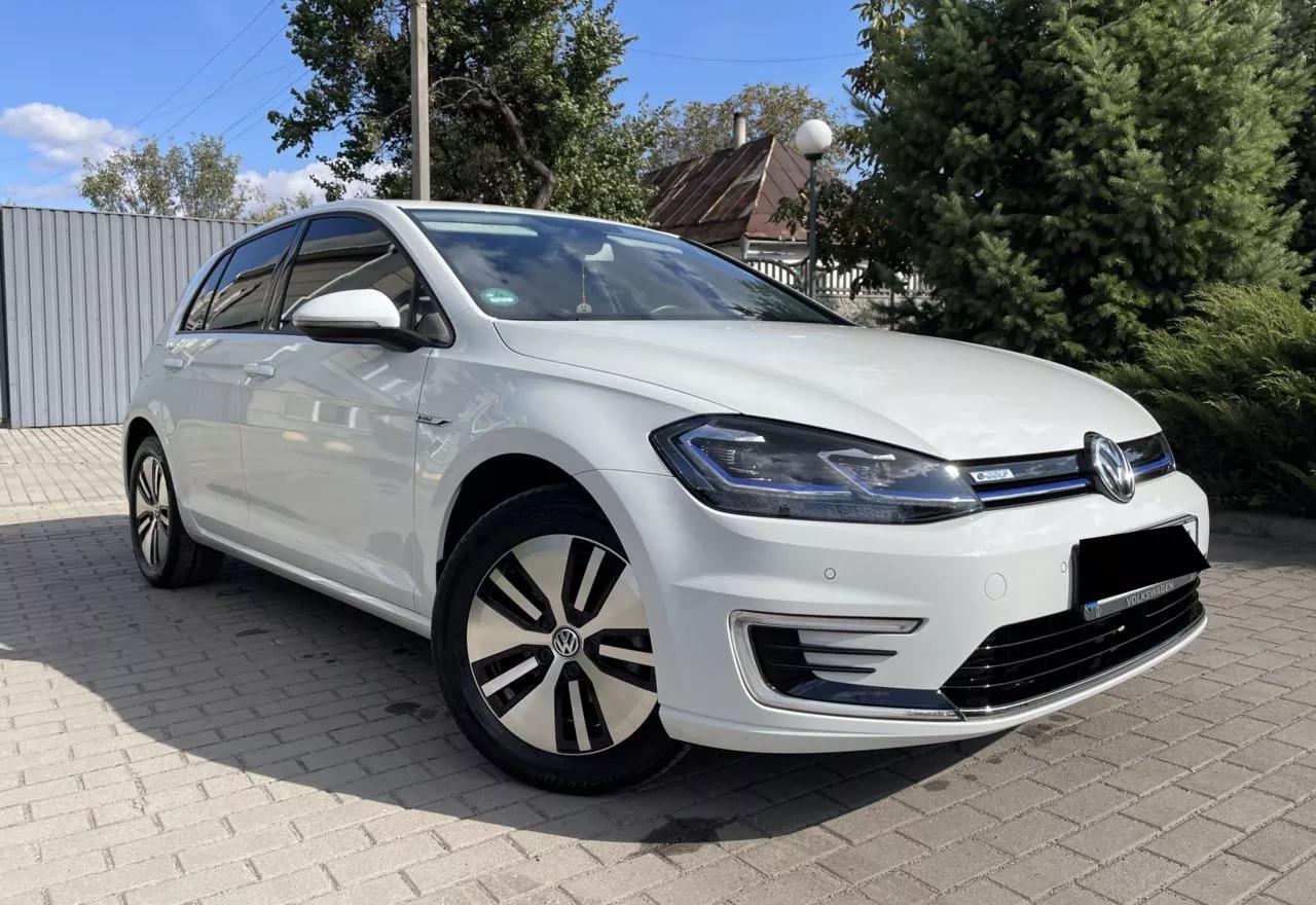 Volkswagen e-Golf  2020thumbnail161