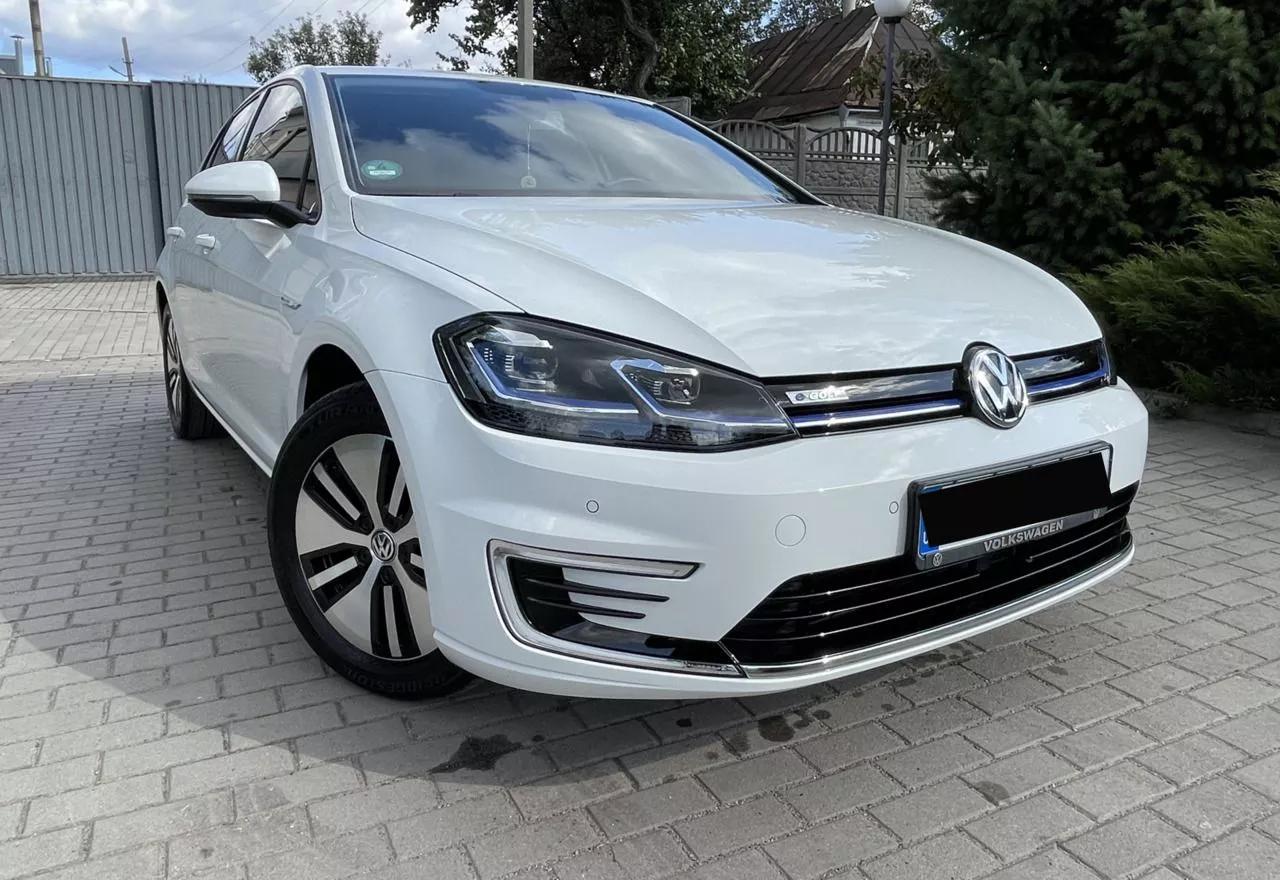 Volkswagen e-Golf  2020thumbnail211
