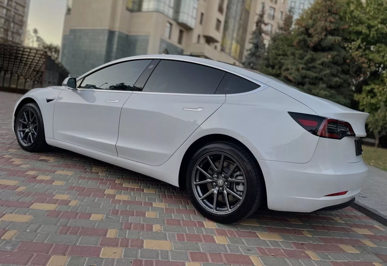 Tesla Model 3  80.5 kWh 2019101
