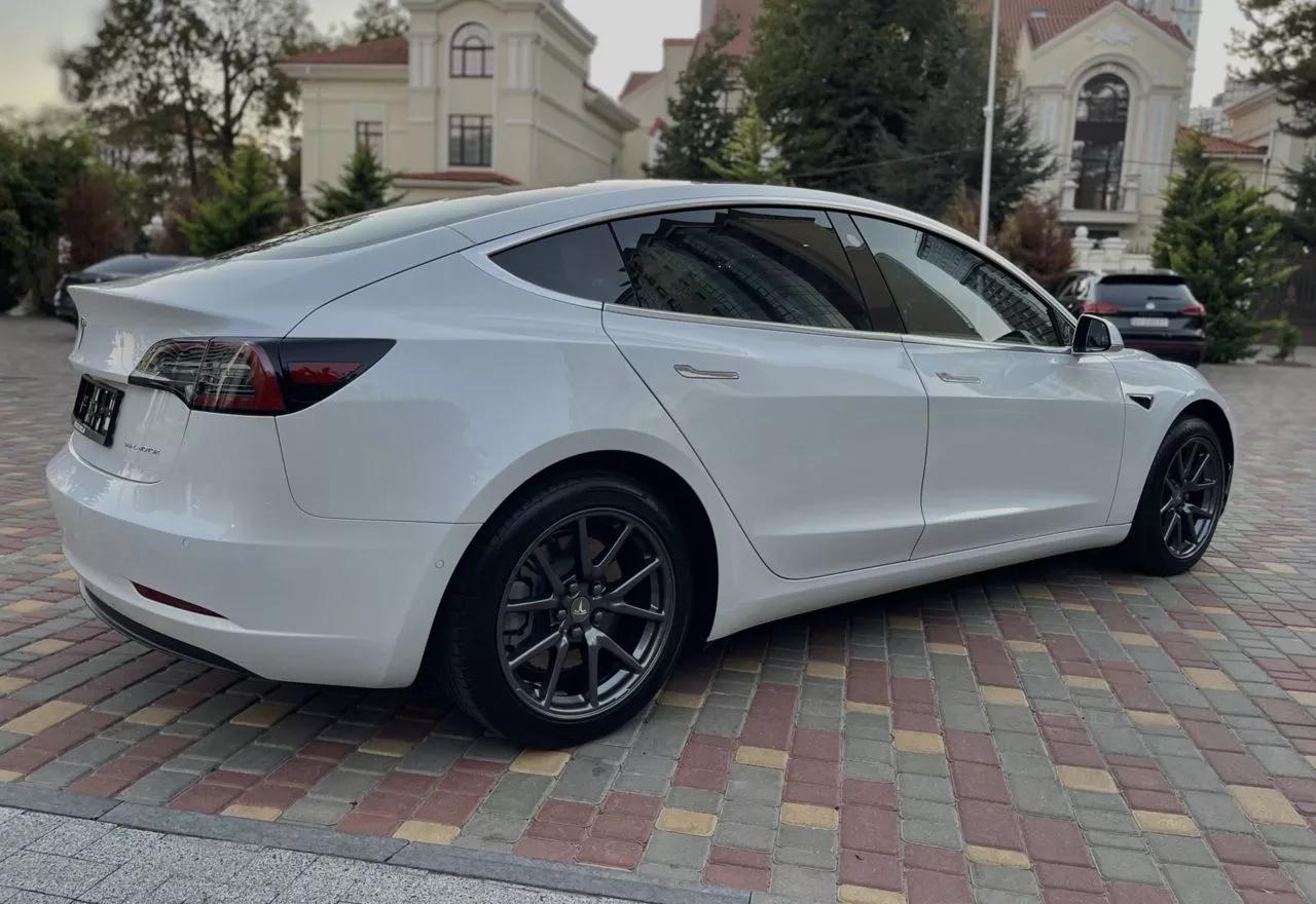 Tesla Model 3  80.5 kWh 2019thumbnail131