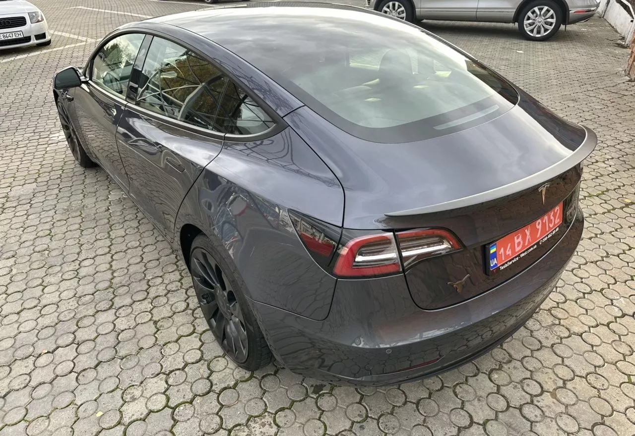 Tesla Model 3  82 kWh 2022131