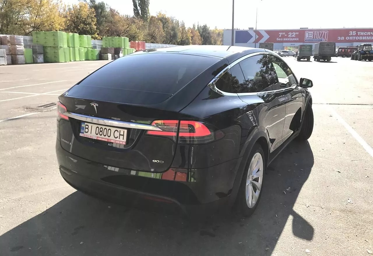 Tesla Model X  201601