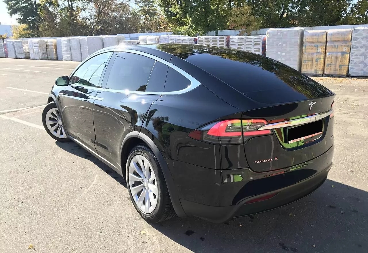 Tesla Model X  201621