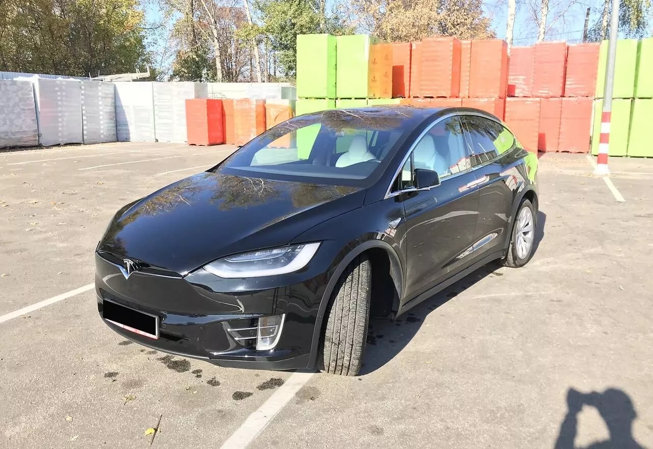 Tesla Model X  201631