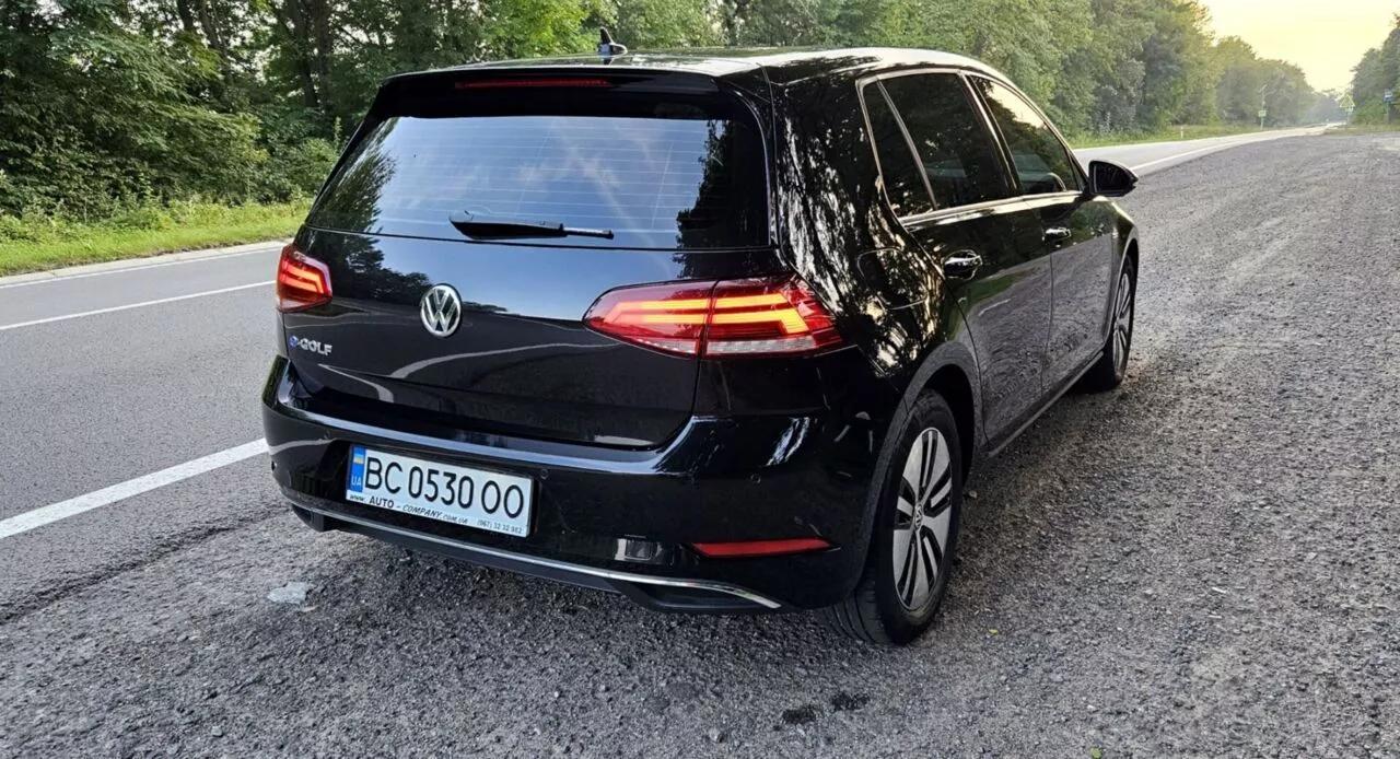 Volkswagen e-Golf  36 kWh 2017thumbnail101