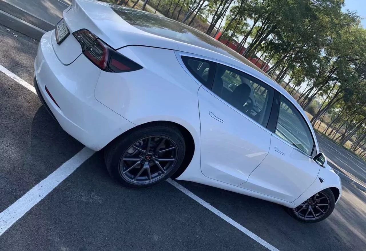 Tesla Model 3  60 kWh 2019151