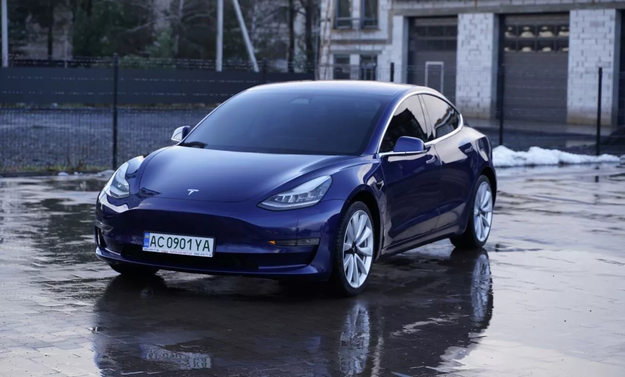 Tesla Model 3  65 kWh 201801