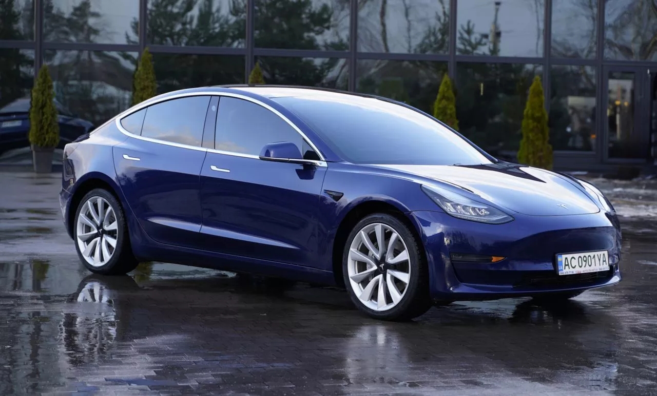 Tesla Model 3  65 kWh 2018121