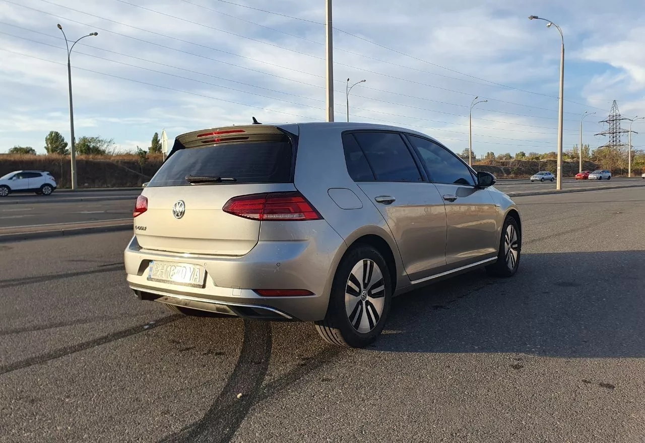 Volkswagen e-Golf  35.8 kWh 201831