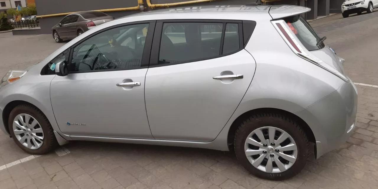 Nissan Leaf  24 kWh 2015thumbnail51