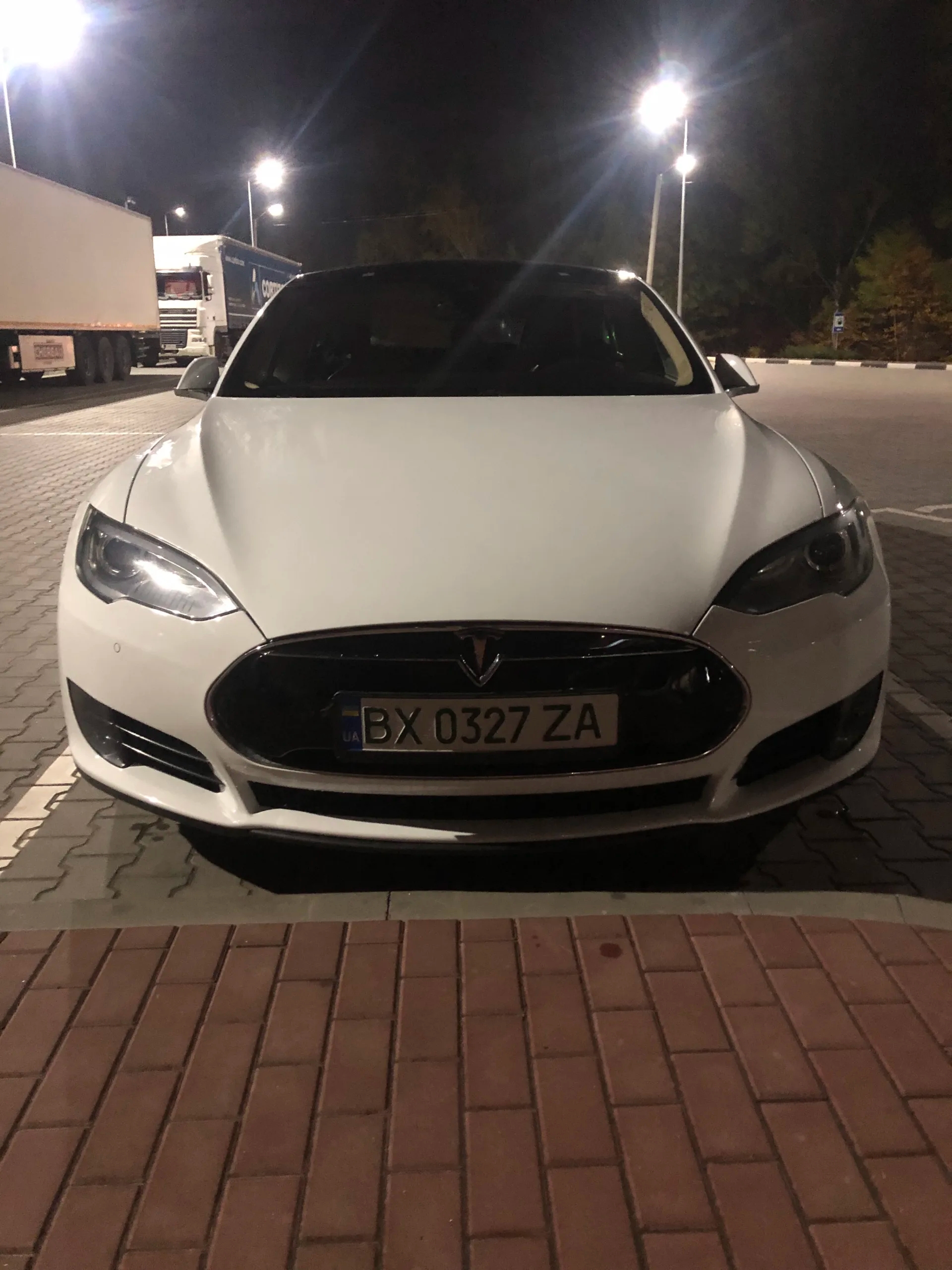 Tesla Model S  85 kWh 201591