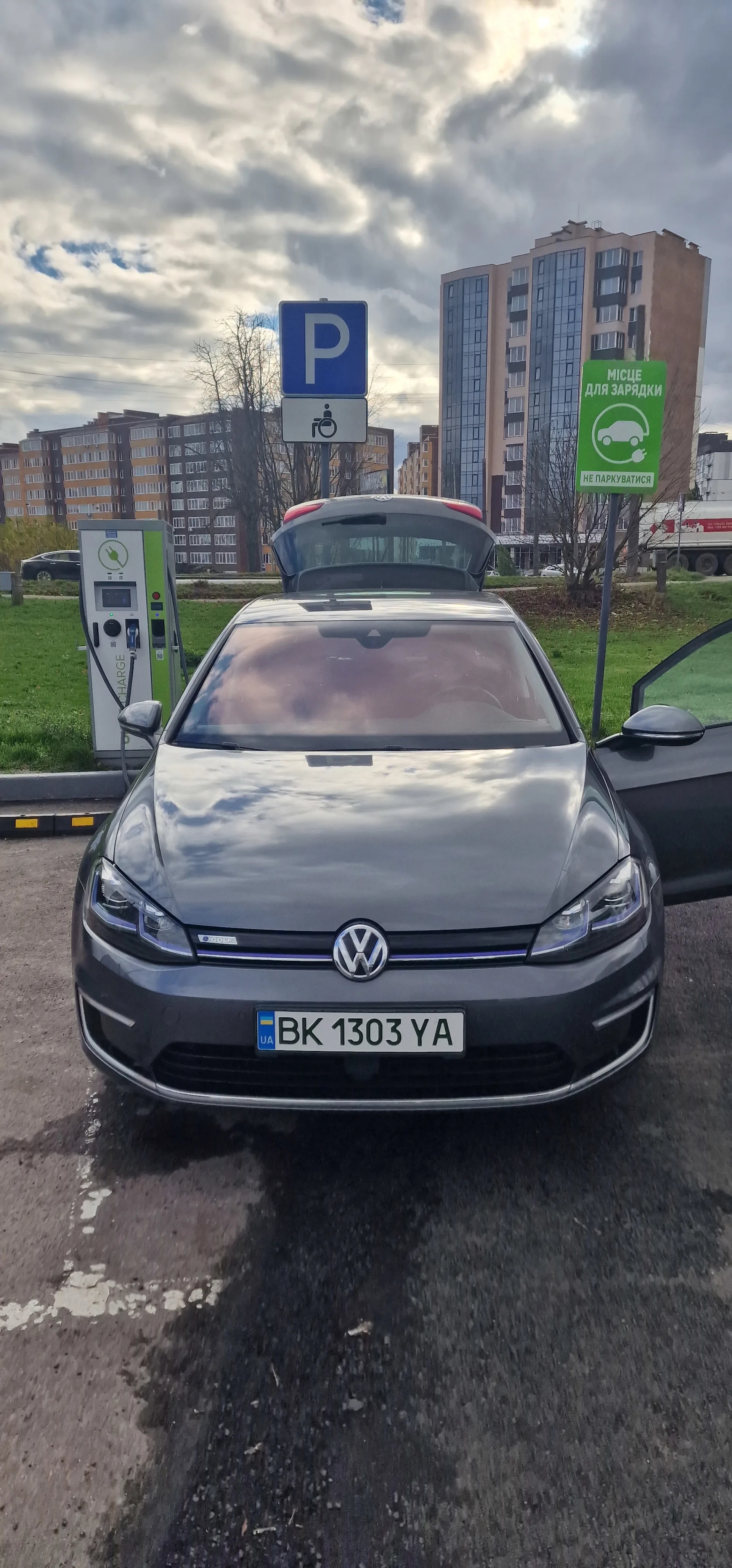 Volkswagen e-Golf  38 kWh 201711