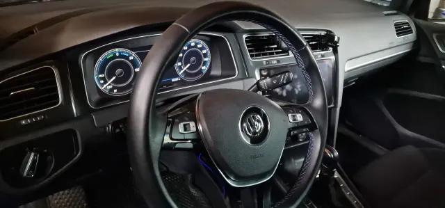 Volkswagen e-Golf  38 kWh 2017thumbnail121